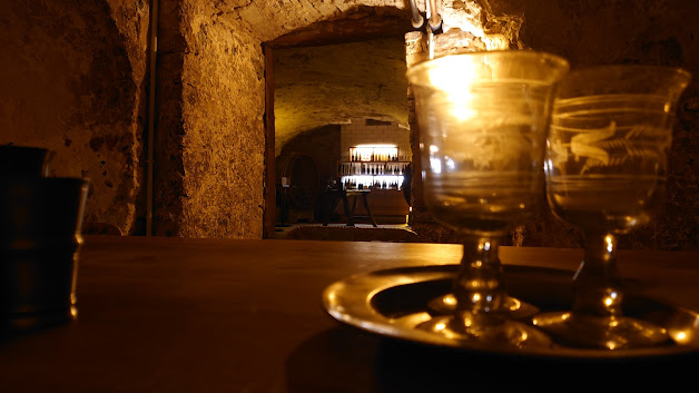 Vesperplatte mit Antipasti und regionalen Spezialitäten zur Weinprobe im Gewölbekeller