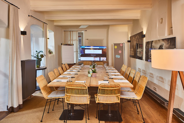 Gemeinsamer Ausklang bei exzellenten Weinen nach der Congres im Weinforum Franken